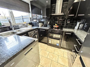 Kitchen- click for photo gallery